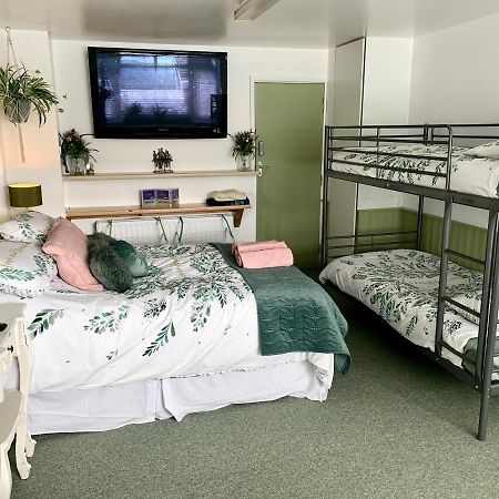 Bed and Breakfast Barrs Court Beds Warmley Экстерьер фото