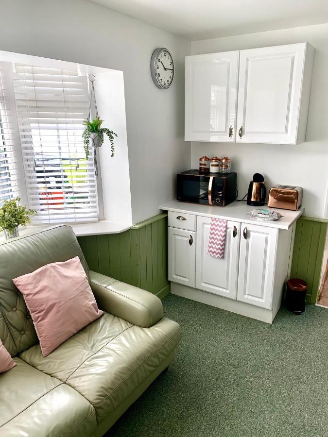 Bed and Breakfast Barrs Court Beds Warmley Экстерьер фото